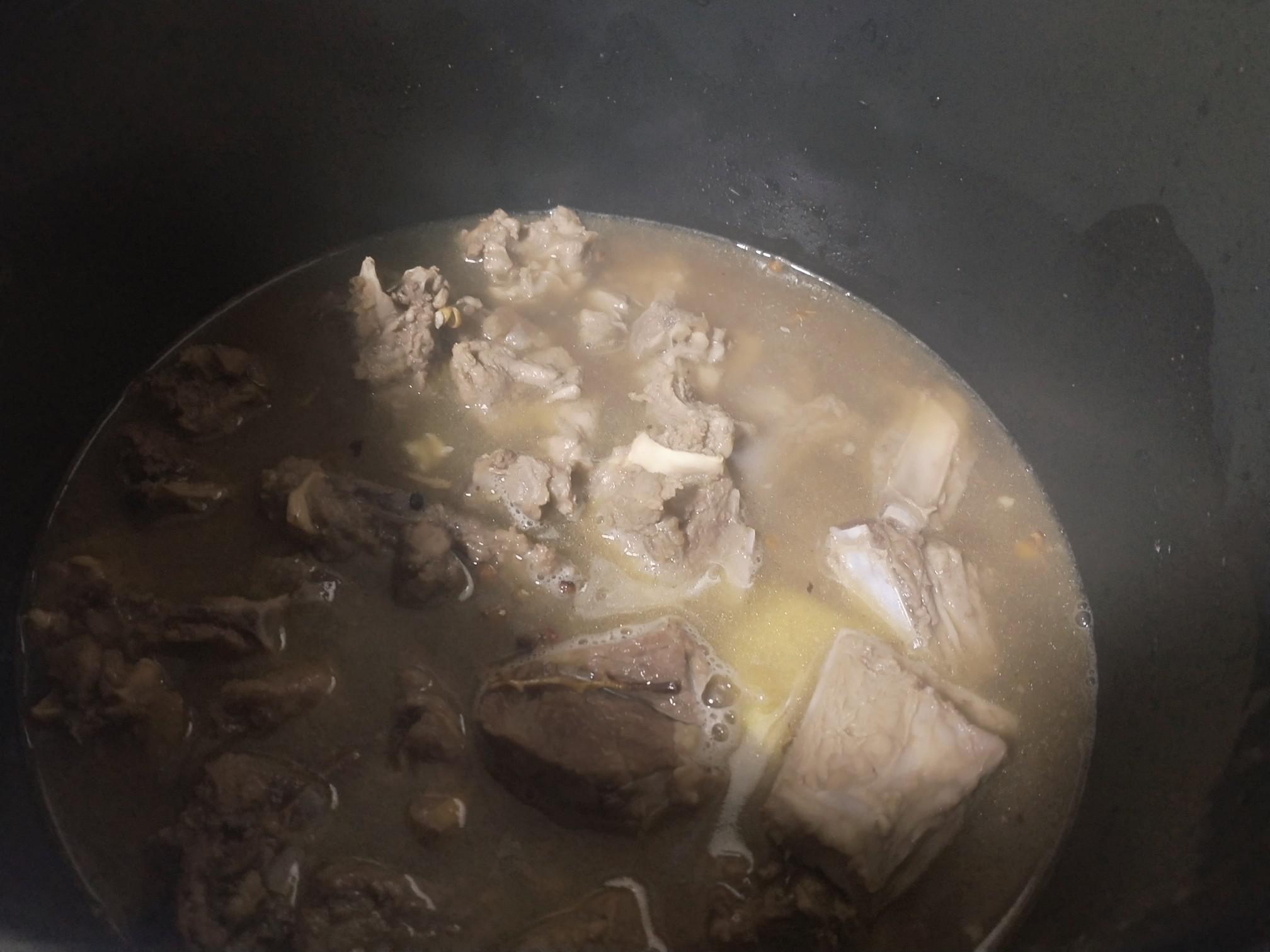 紅燜羊肉的做法-咸鮮味燉菜譜