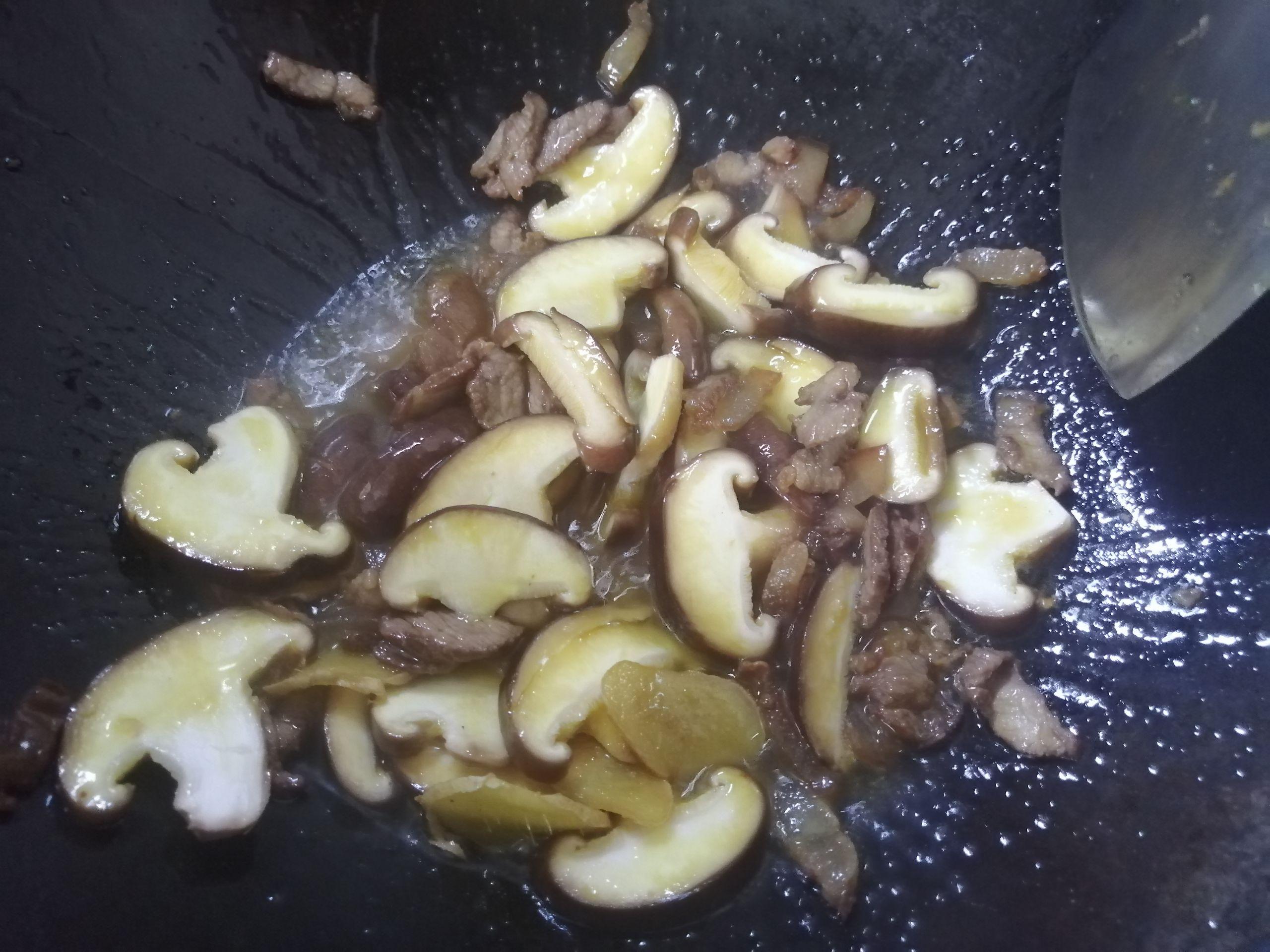 臘肉香菇青菜的做法-家常味炒菜譜-易網健康養生網 臘肉香菇青菜的做法-家常味炒菜譜