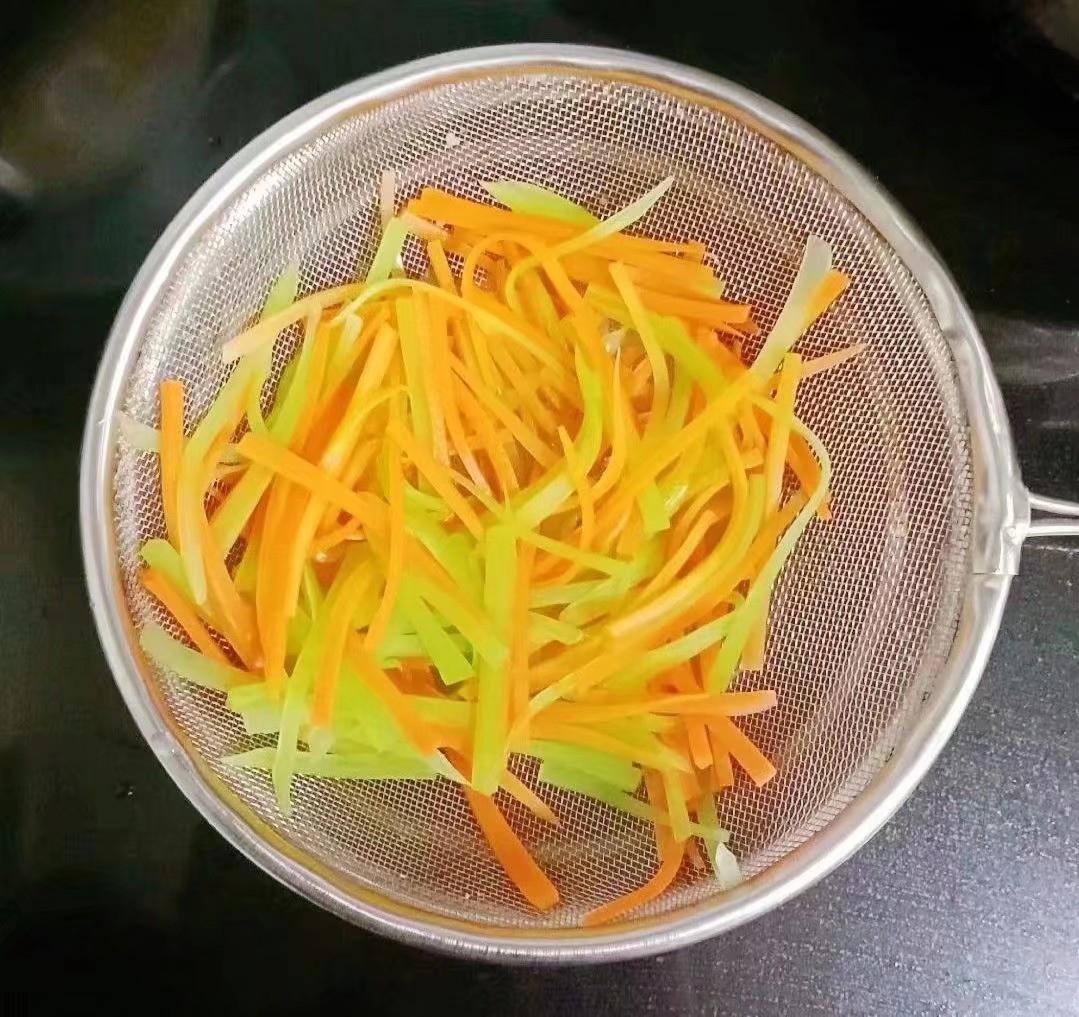 蝦仁時蔬雞蛋餅 (寶寶輔食）的做法-家常味煎菜譜