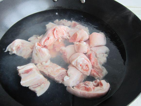 花生紅燒豬蹄的做法-家常味燒菜譜