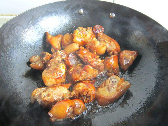 花生紅燒豬蹄的做法-家常味燒菜譜