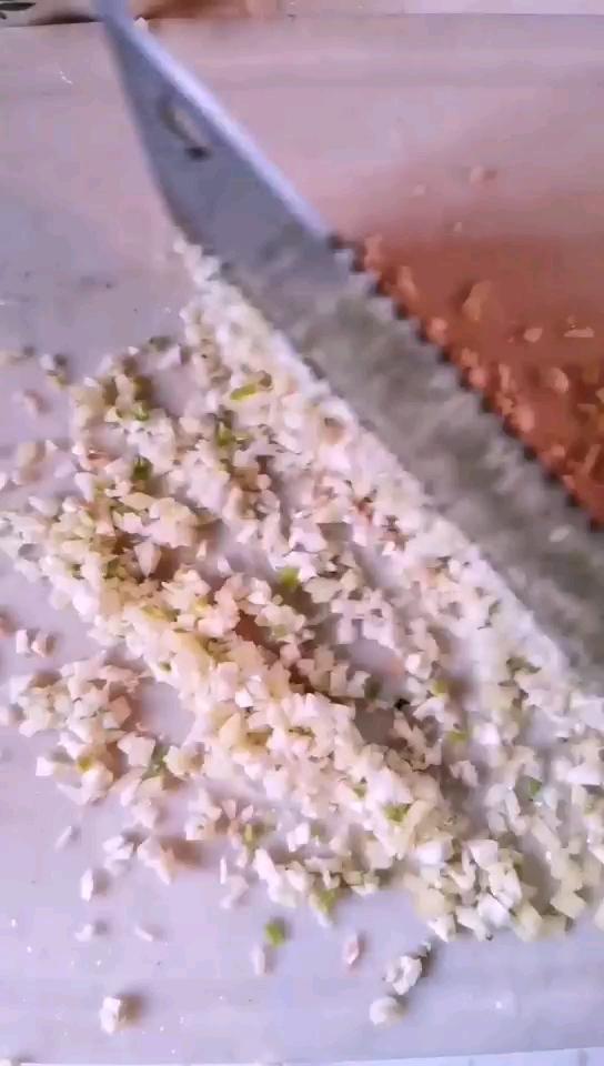 蒜蓉蒸大蝦的做法-家常味蒸菜譜-易網(wǎng)<a href=http://m.henggaotouzi.com/ target=_blank class=infotextkey>健康養(yǎng)生</a>網(wǎng) 蒜蓉蒸大蝦的做法-家常味蒸菜譜