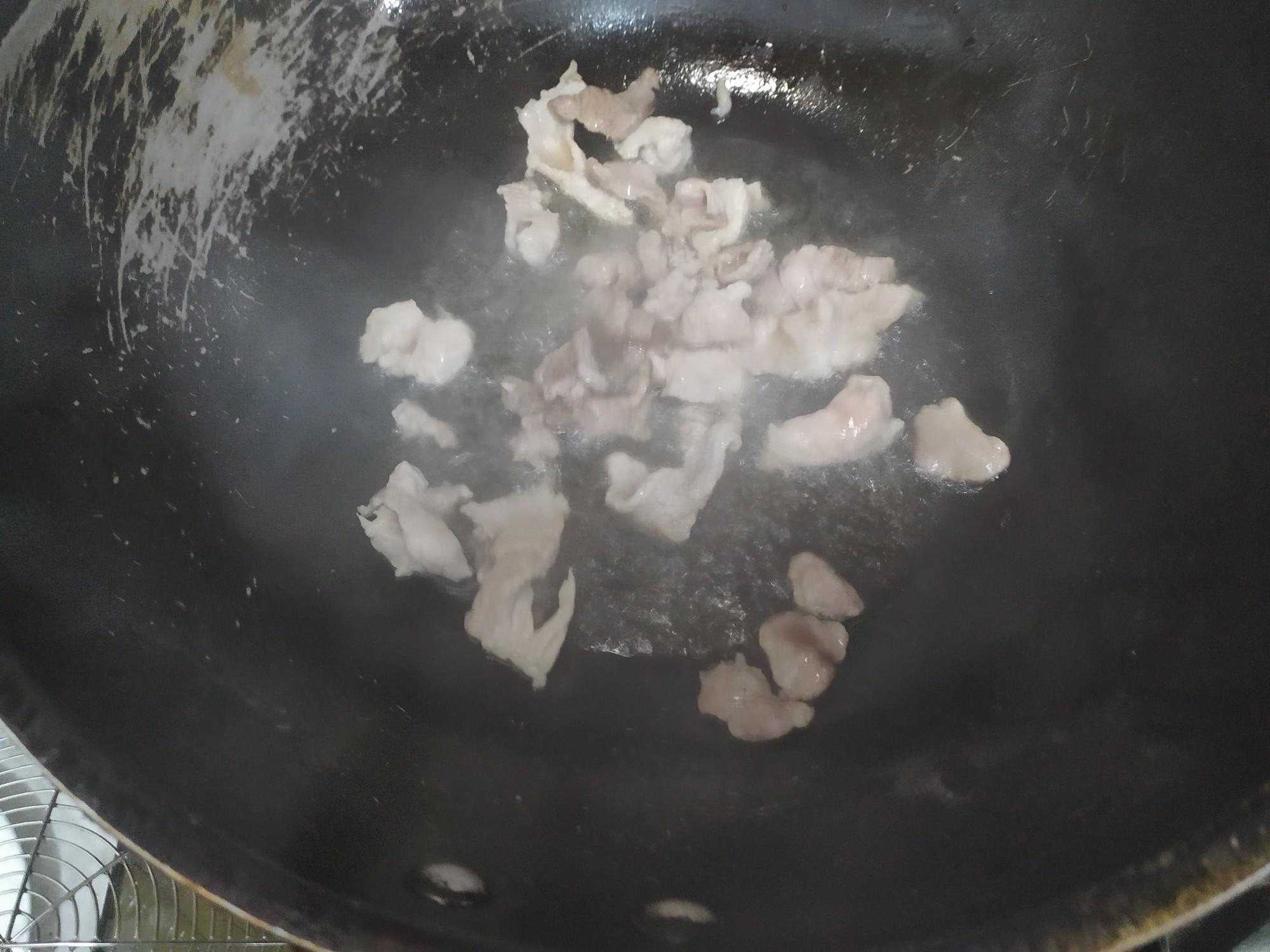 芹菜炒肉的做法-家常味炒菜譜