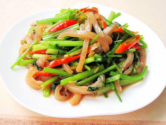 毛芹菜炒肉皮的做法-家常味炒菜譜