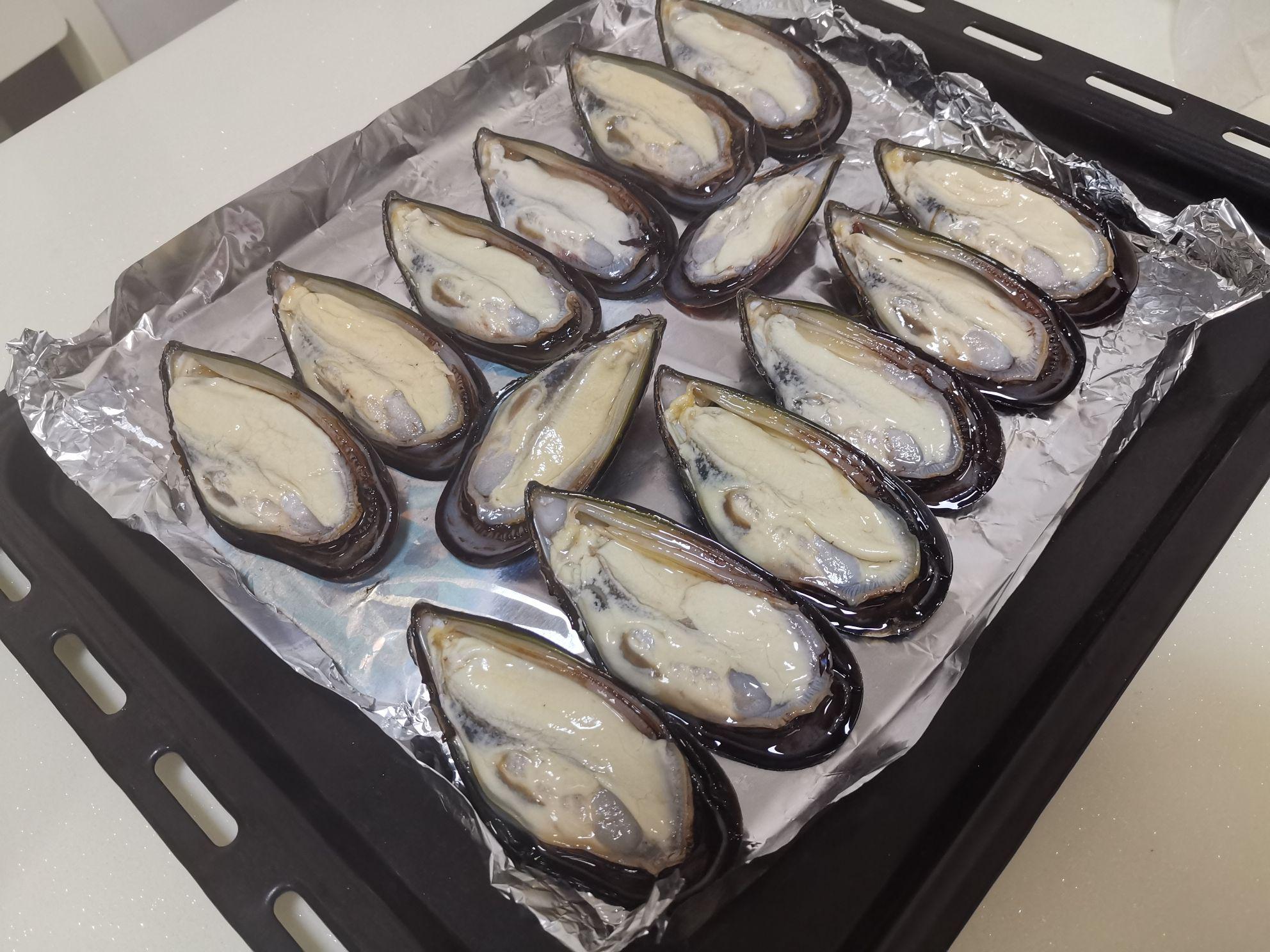 蒜蓉烤青口的做法-咸鮮味烤菜譜