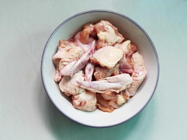 香菇豆腐燜雞翅的做法-家常味燜菜譜