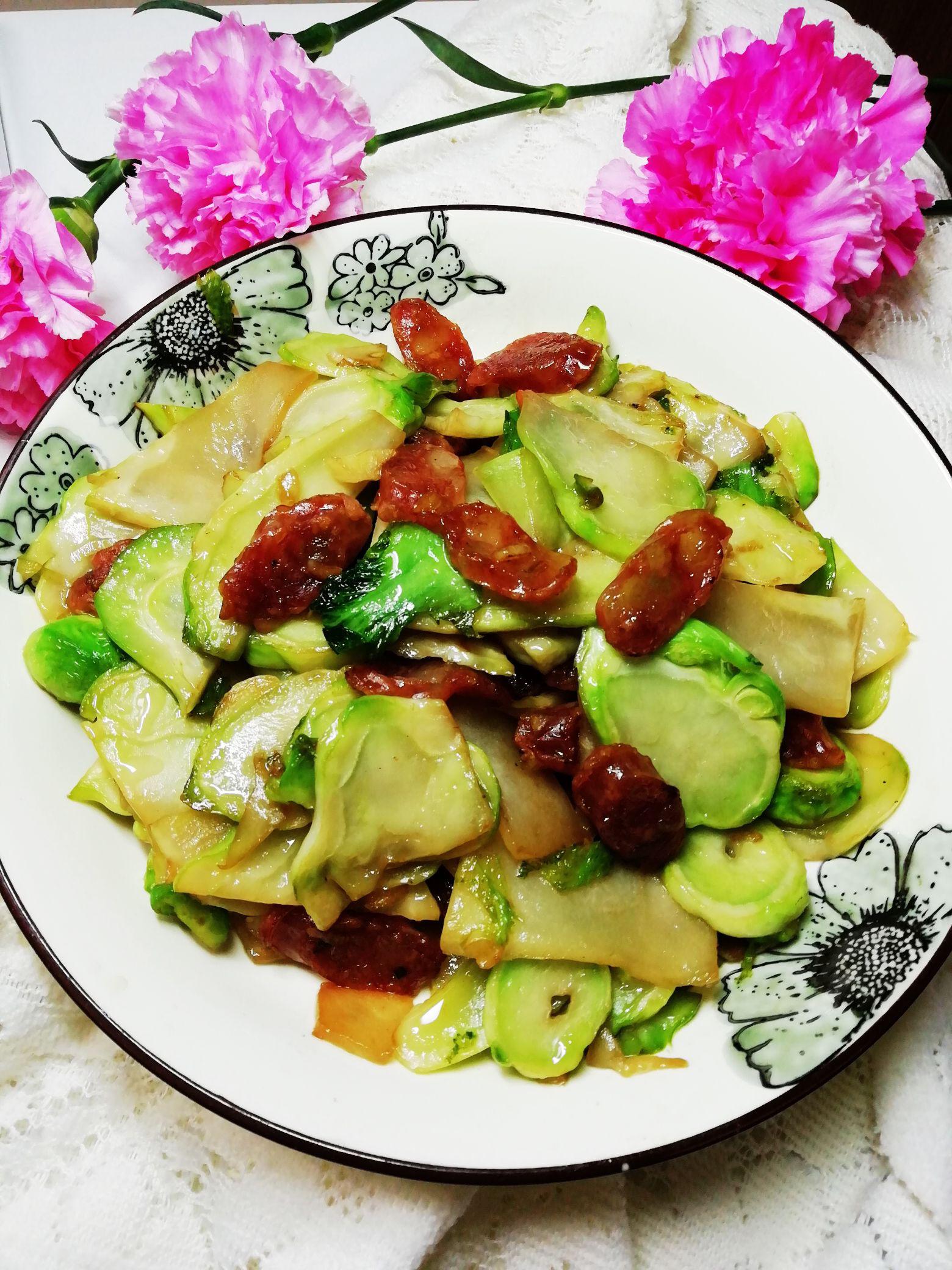 臘腸炒兒菜的做法-咸鮮味炒菜譜-易網健康養生網 臘腸炒兒菜的做法-咸鮮味炒菜譜