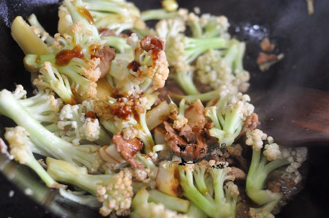 有機菜花炒肉的做法-家常味炒菜譜