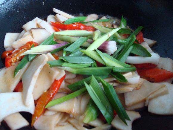 杏鮑菇炒肉片的做法-家常味炒菜譜