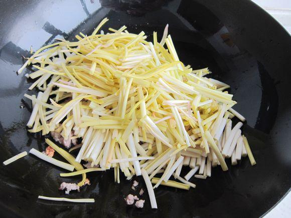 韭黃炒肉末的做法-家常味炒菜譜