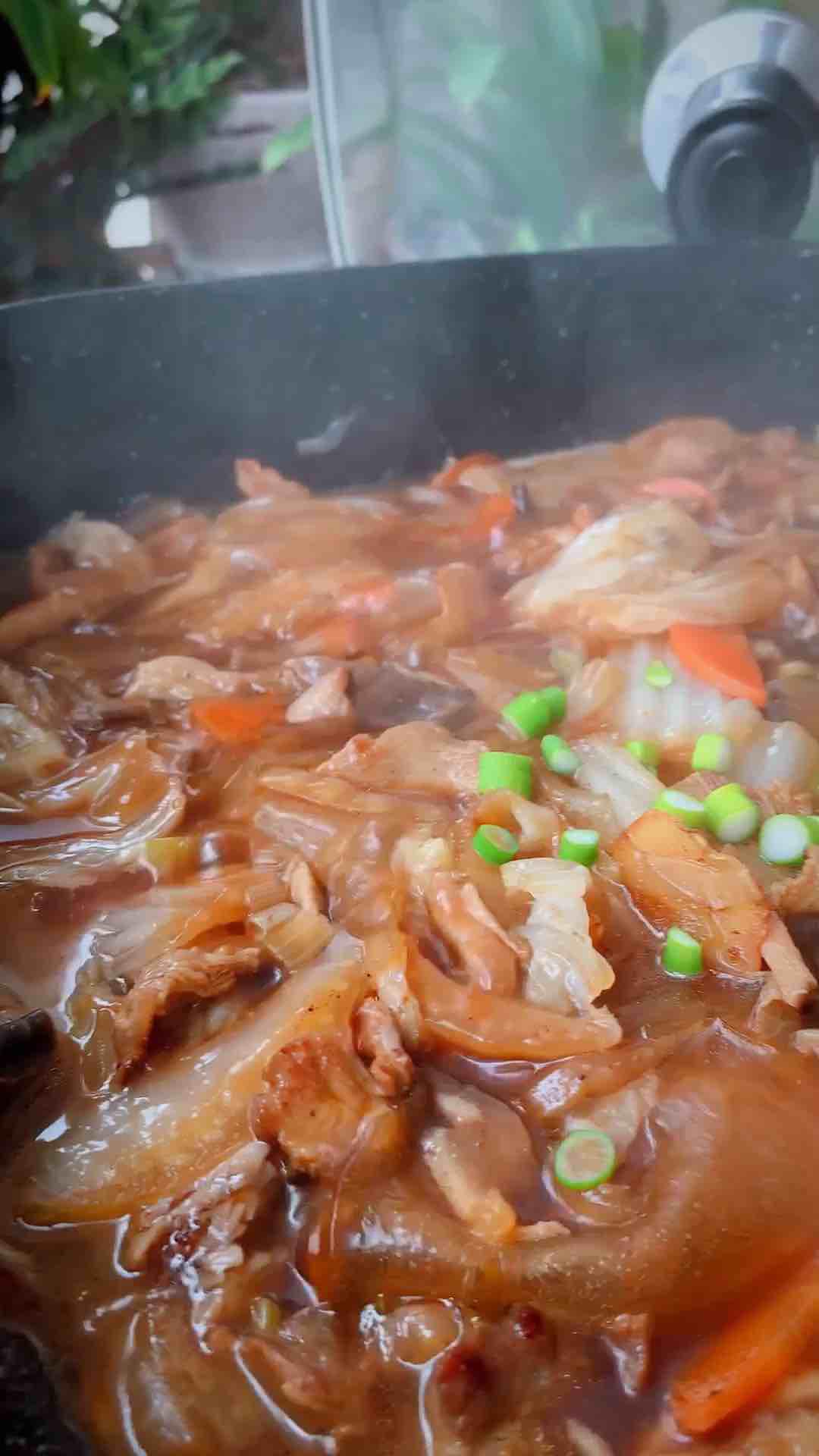 白菜粉皮五花肉的做法-咸鮮味燉菜譜