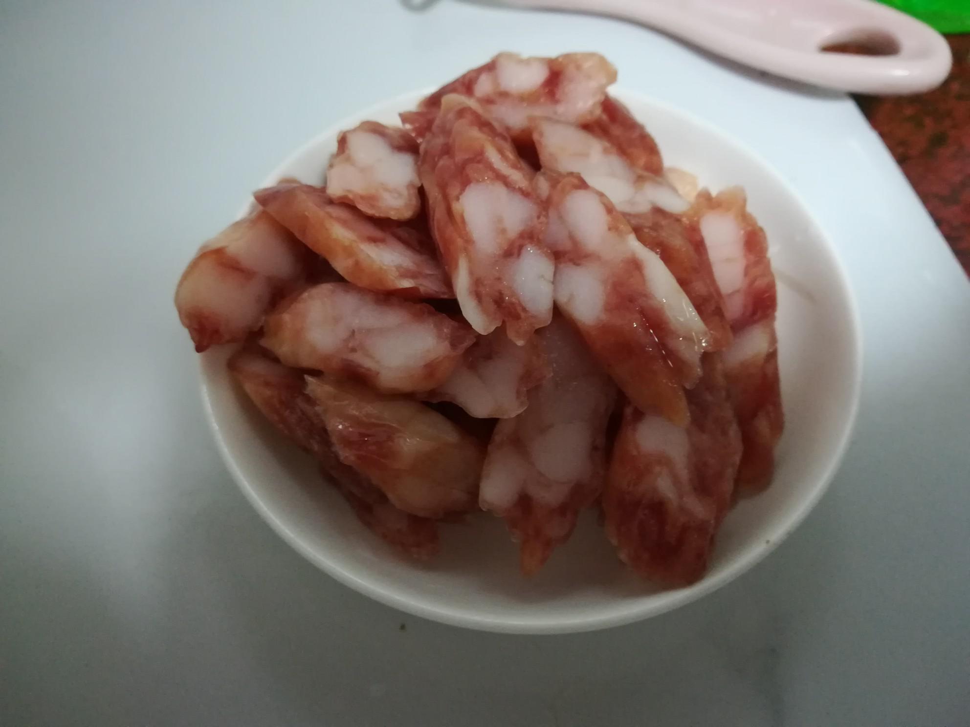 臘腸炒兒菜的做法-咸鮮味炒菜譜-易網<a href=http://m.henggaotouzi.com/ target=_blank class=infotextkey>健康養生</a>網 臘腸炒兒菜的做法-咸鮮味炒菜譜