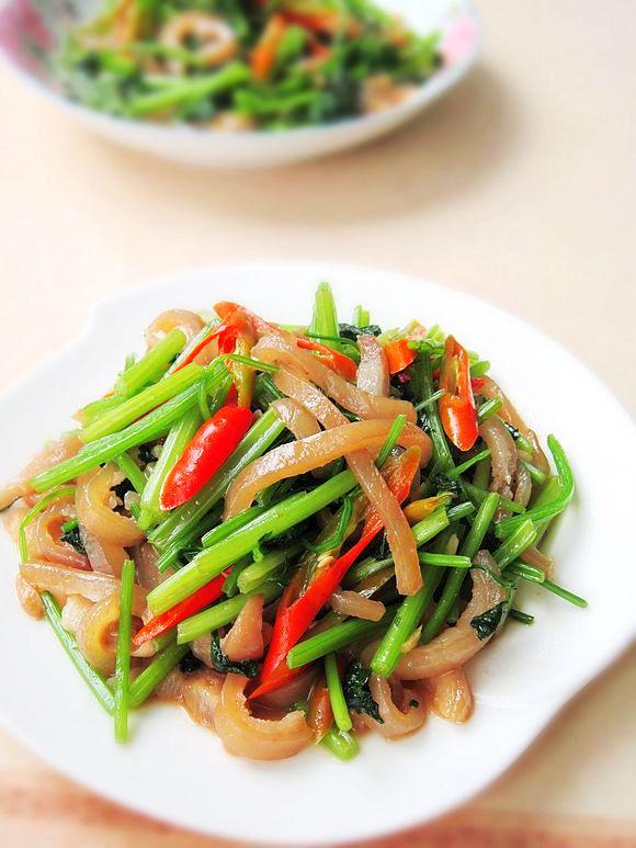 毛芹菜炒肉皮的做法-家常味炒菜譜