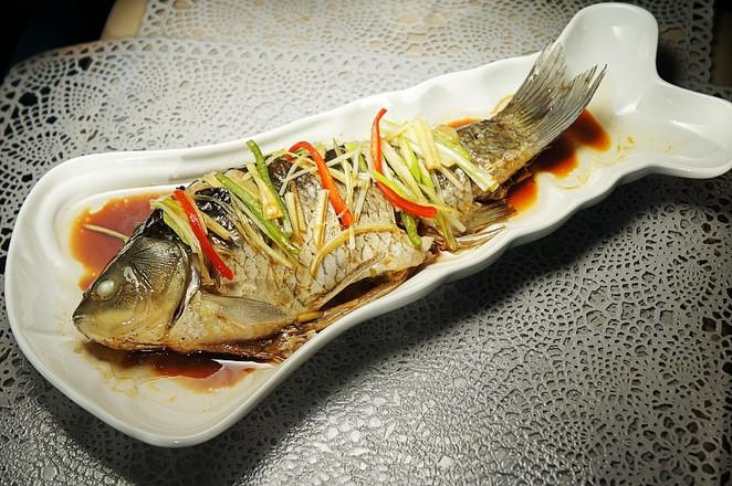 清蒸鯉魚(yú)的做法-咸鮮味蒸菜譜-易網(wǎng)健康養(yǎng)生網(wǎng) 清蒸鯉魚(yú)的做法-咸鮮味蒸菜譜