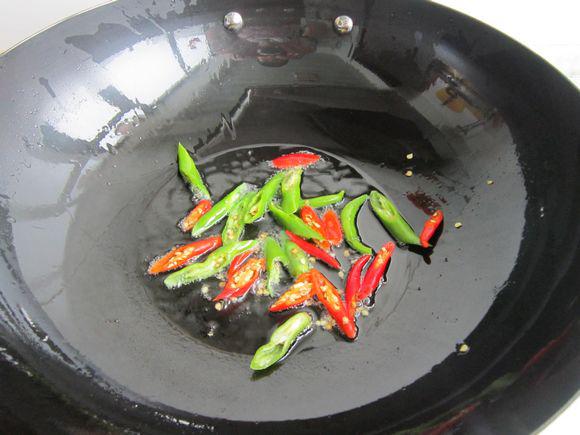 雙椒炒面筋的做法-家常味炒菜譜