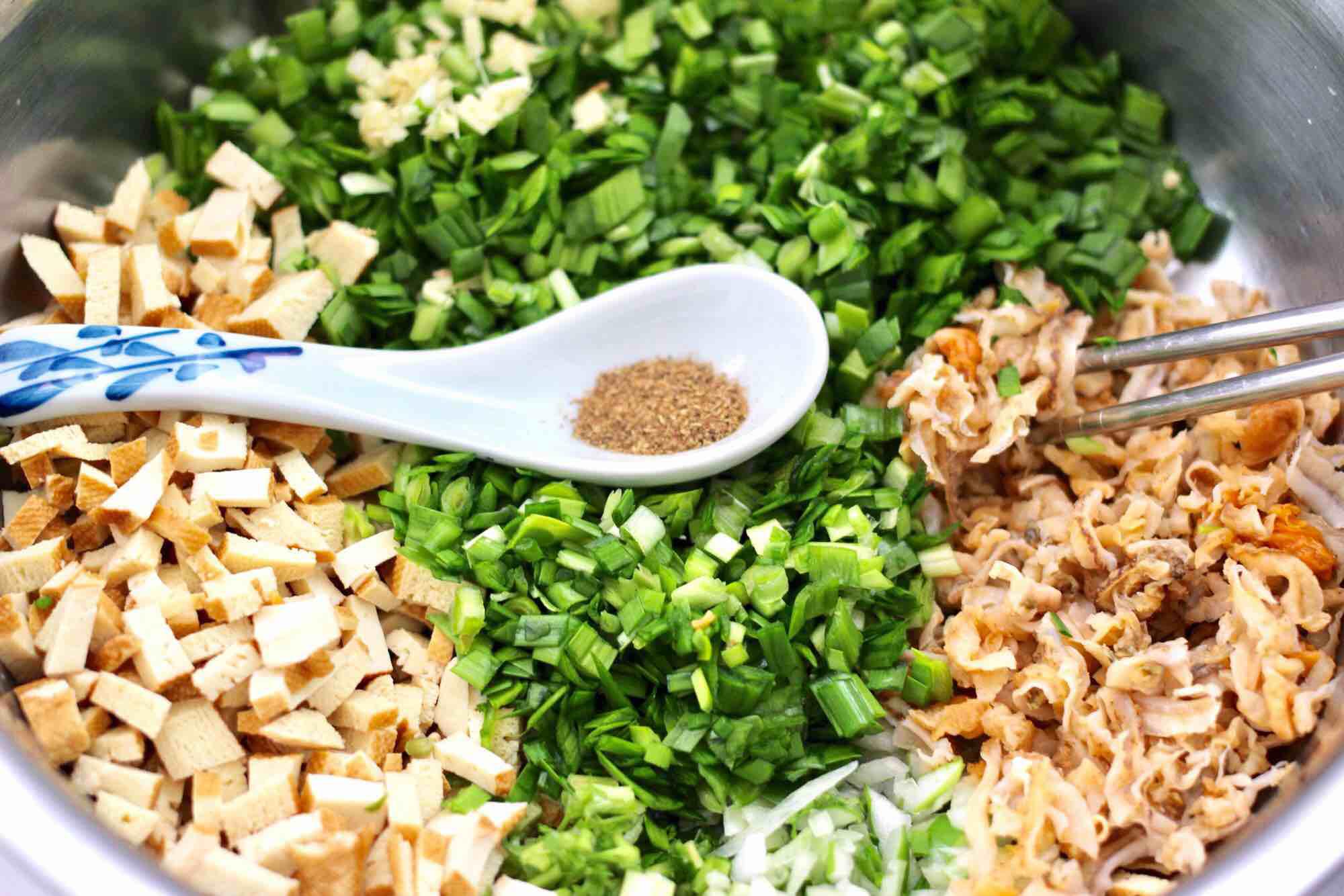 扇貝香干翠玉餃子的做法-咸鮮味煮菜譜