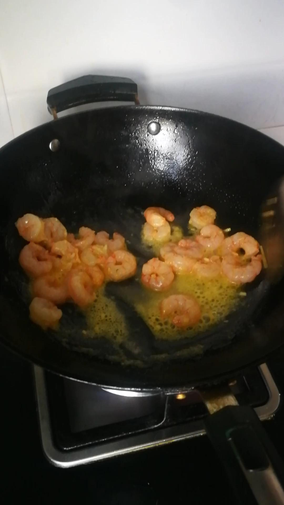 西芹腰果蝦仁的做法-咸鮮味炒菜譜