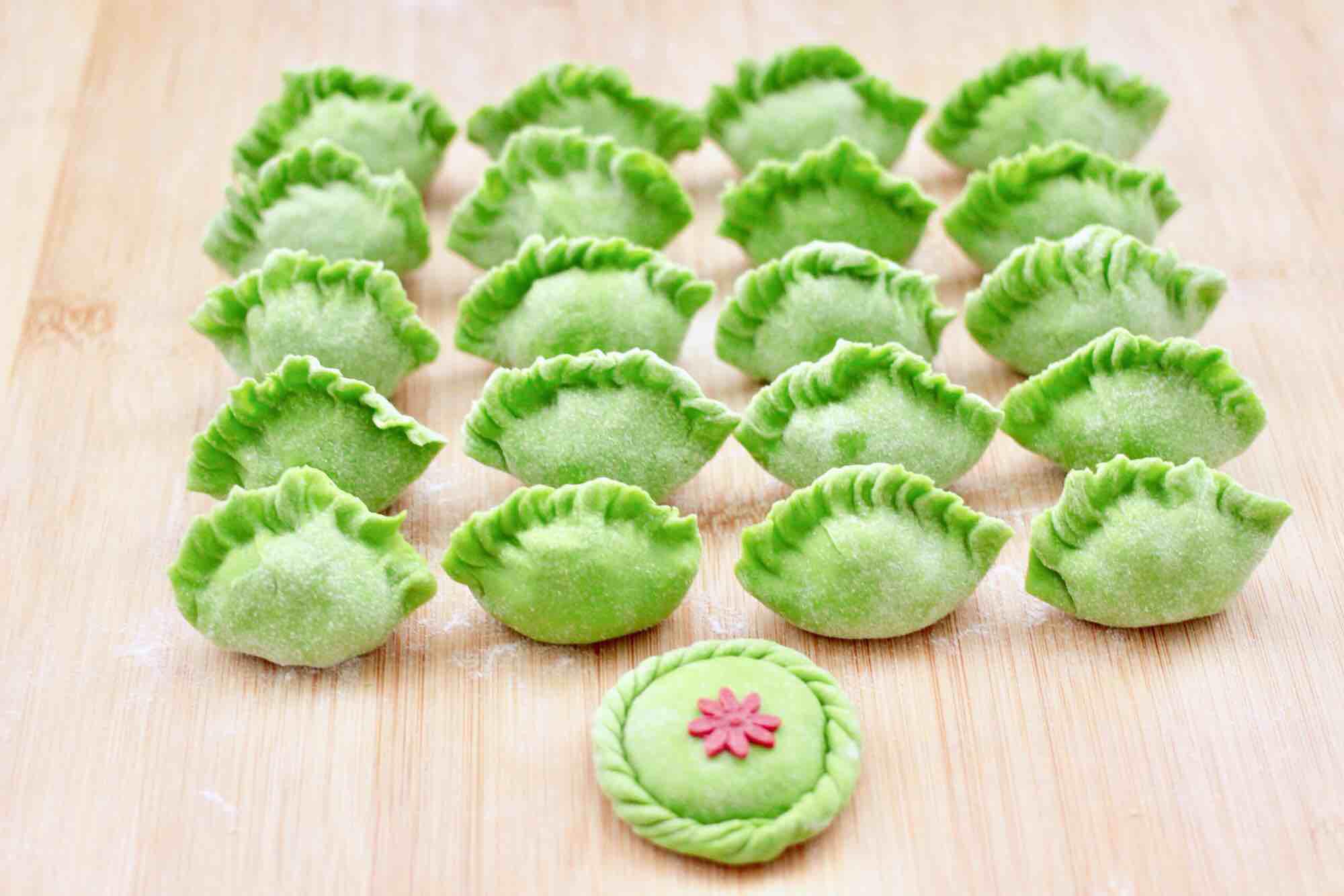 扇貝香干翠玉餃子的做法-咸鮮味煮菜譜