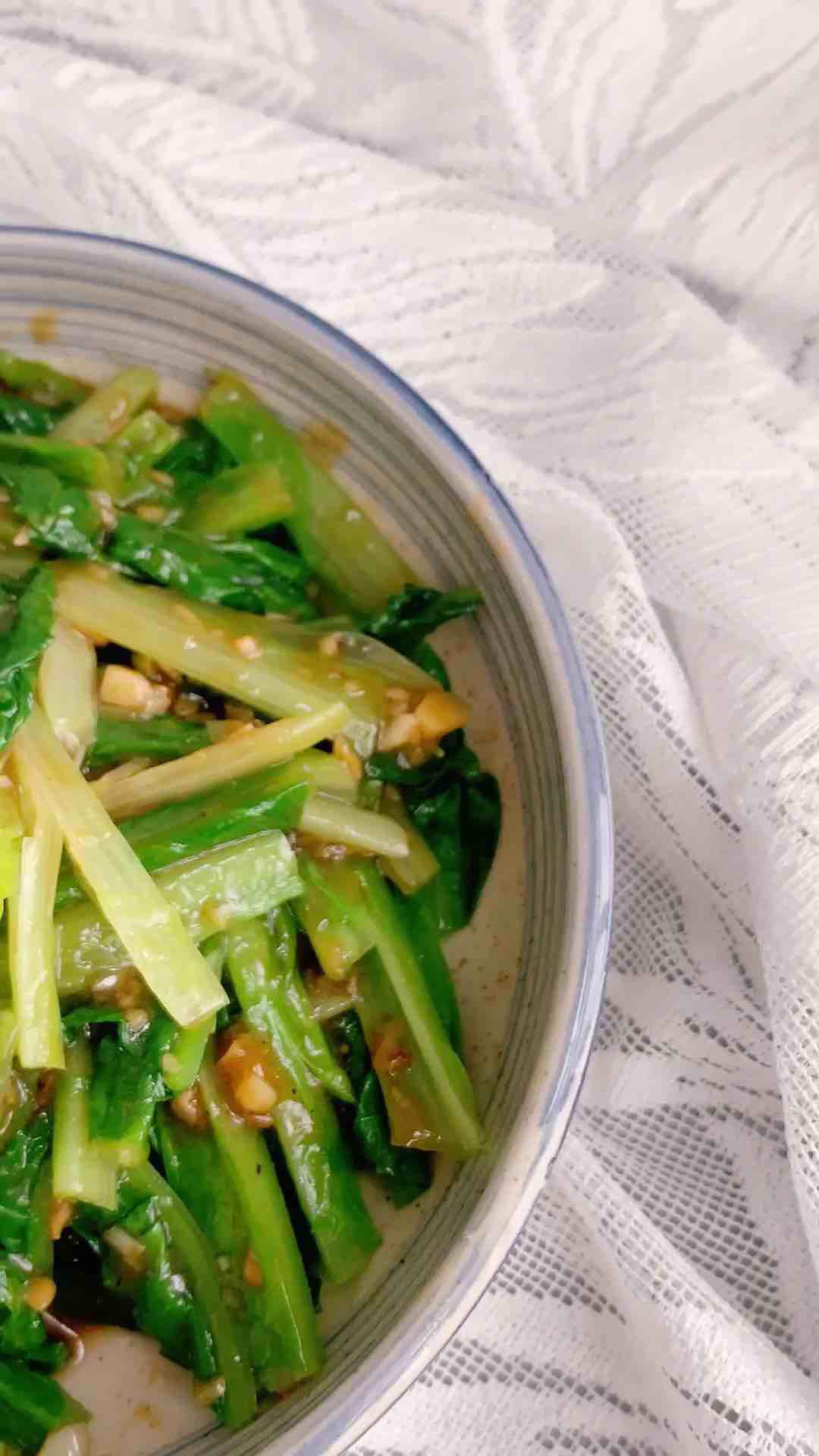 蒜蓉油麥菜的做法-咸鮮味拌菜譜