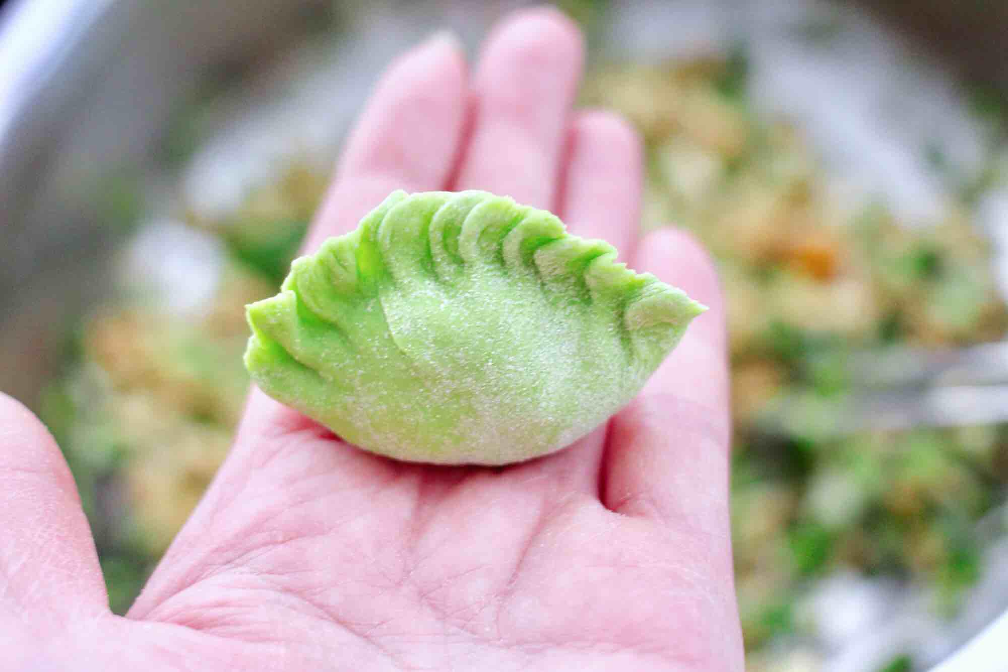 扇貝香干翠玉餃子的做法-咸鮮味煮菜譜