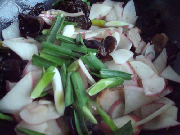 紅蘿卜黑木耳炒肉的做法-家常味炒菜譜