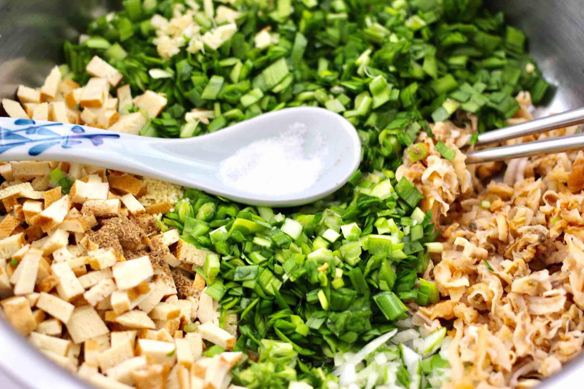 扇貝香干翠玉餃子的做法-咸鮮味煮菜譜