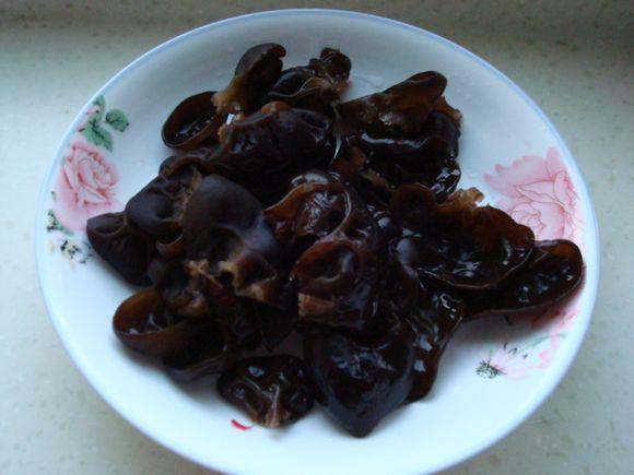 紅蘿卜黑木耳炒肉的做法-家常味炒菜譜