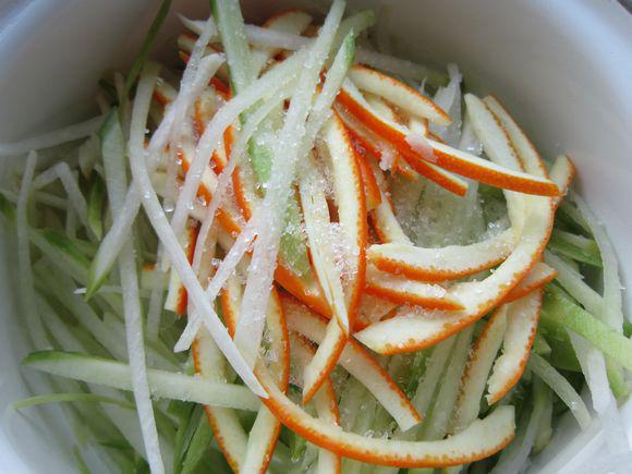 橙子皮拌青蘿卜絲的做法-家常味拌菜譜