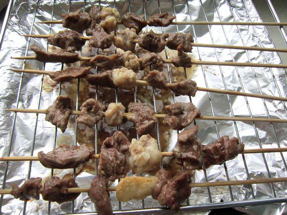烤羊肉串的做法-香辣味烤菜譜