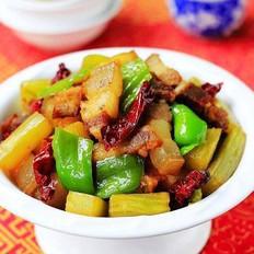 萵筍燜臘肉的做法-家常味燜菜譜