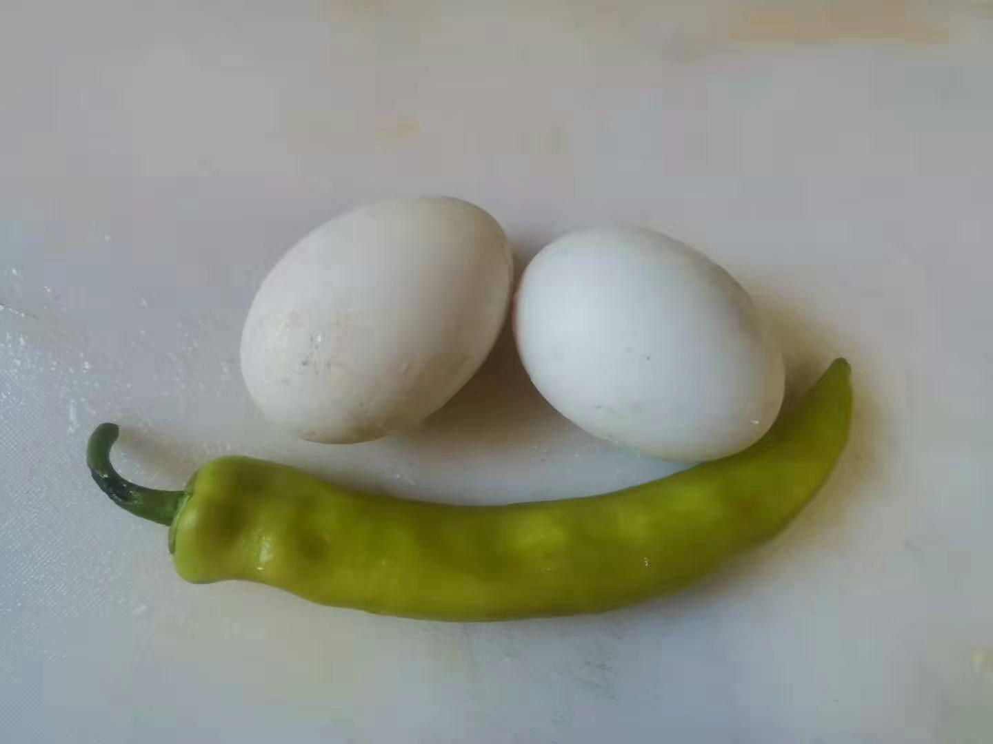 鵝蛋炒尖椒的做法-家常味炒菜譜