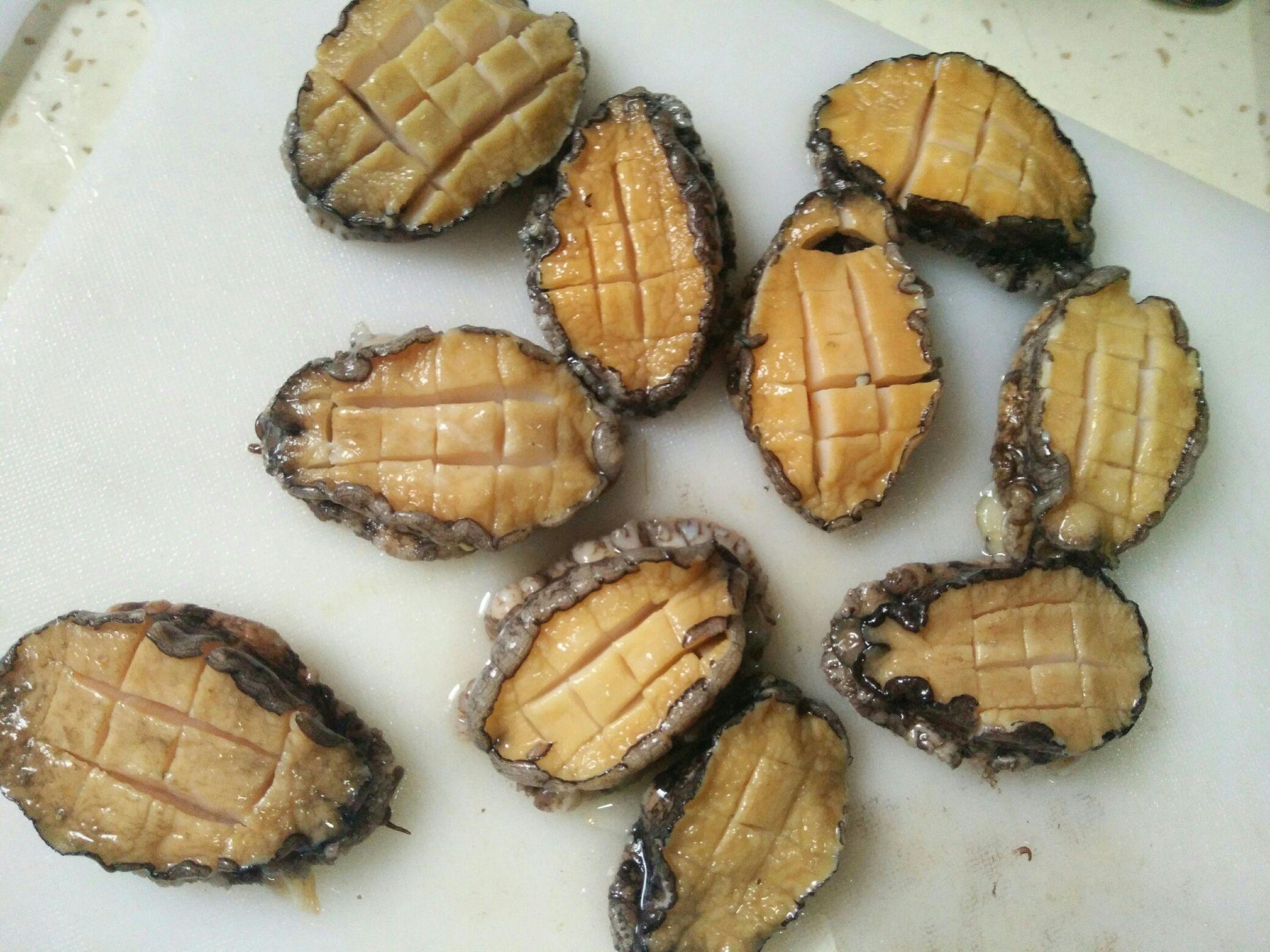 澆汁鮑魚的做法-咸鮮味蒸菜譜