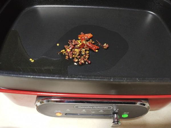 麻辣炒涼粉的做法-麻辣味炒菜譜