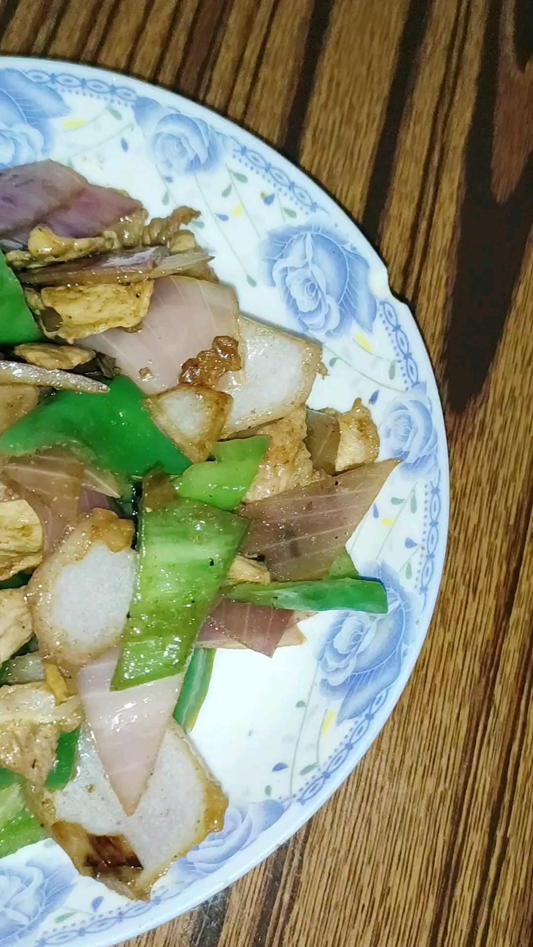 洋蔥青椒炒肉的做法-咸鮮味炒菜譜