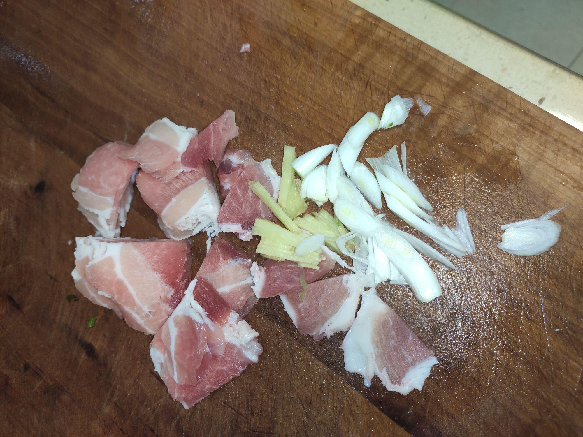 洋蔥青椒炒肉的做法-咸鮮味炒菜譜