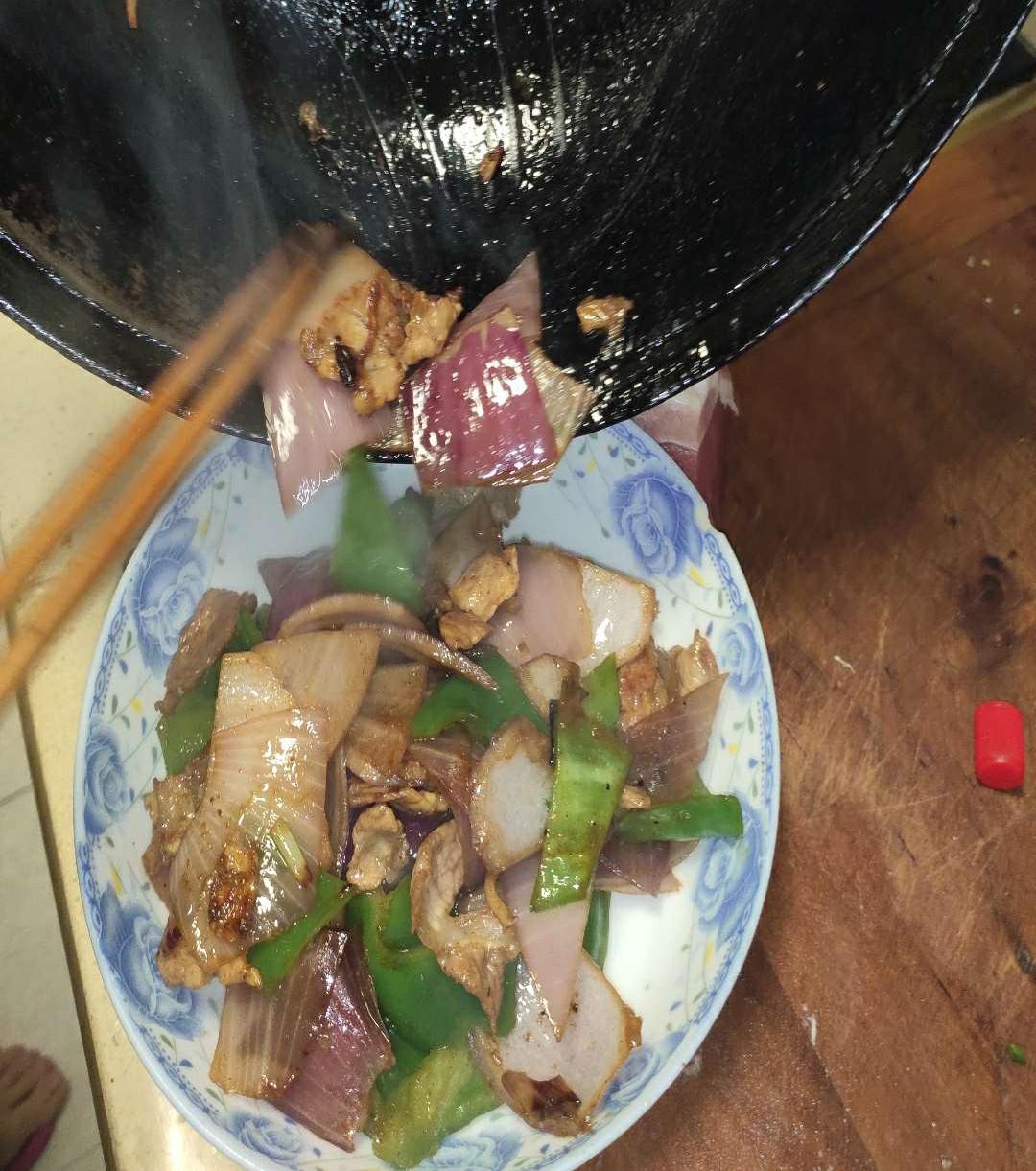 洋蔥青椒炒肉的做法-咸鮮味炒菜譜
