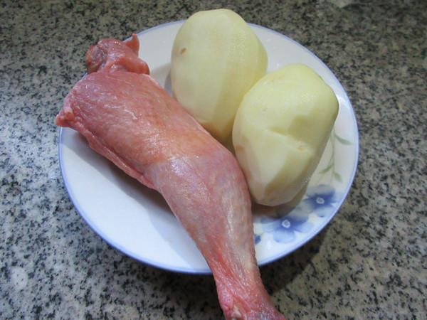 臘雞腿蒸洋芋艿的做法-家常味蒸菜譜