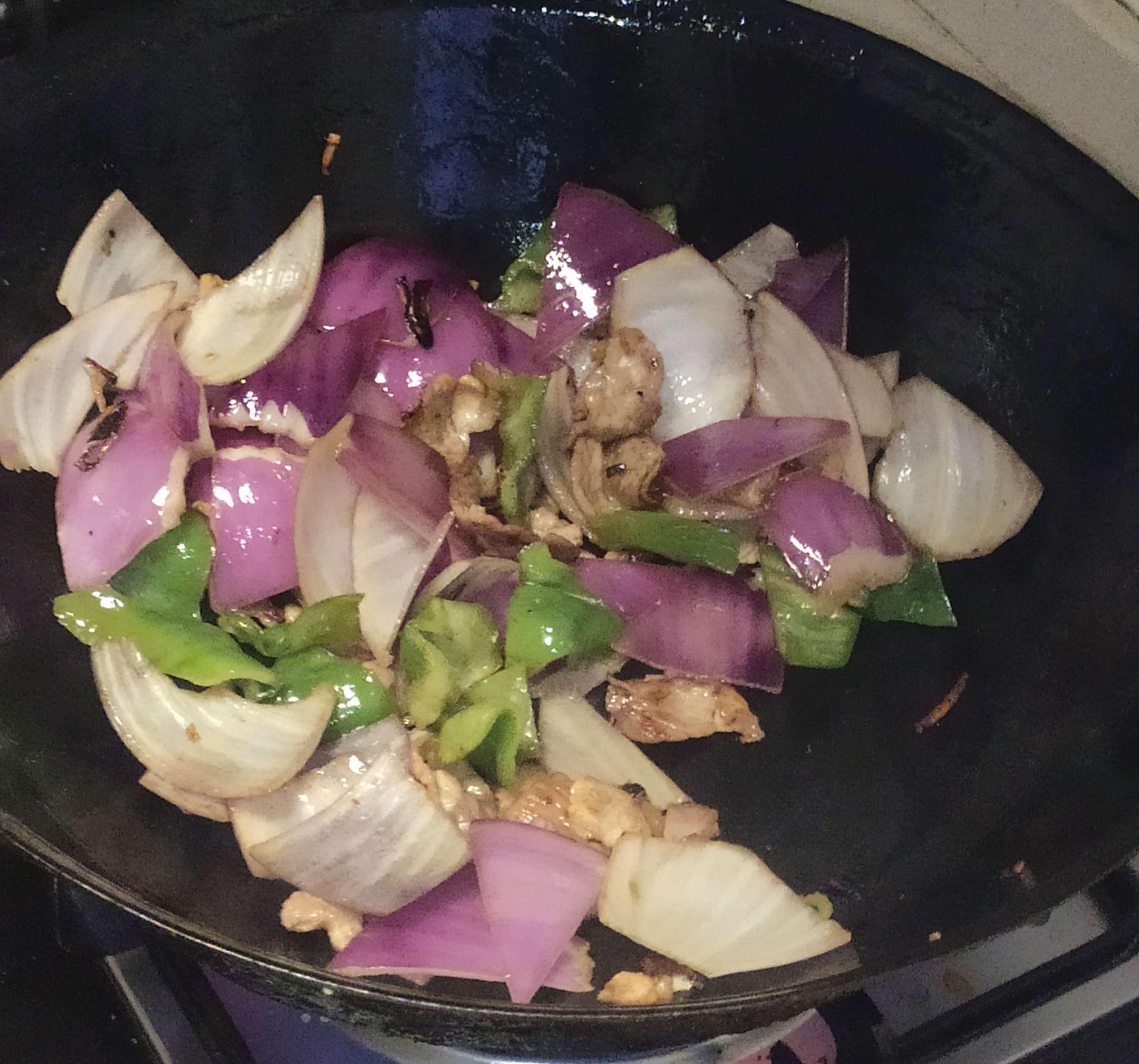 洋蔥青椒炒肉的做法-咸鮮味炒菜譜