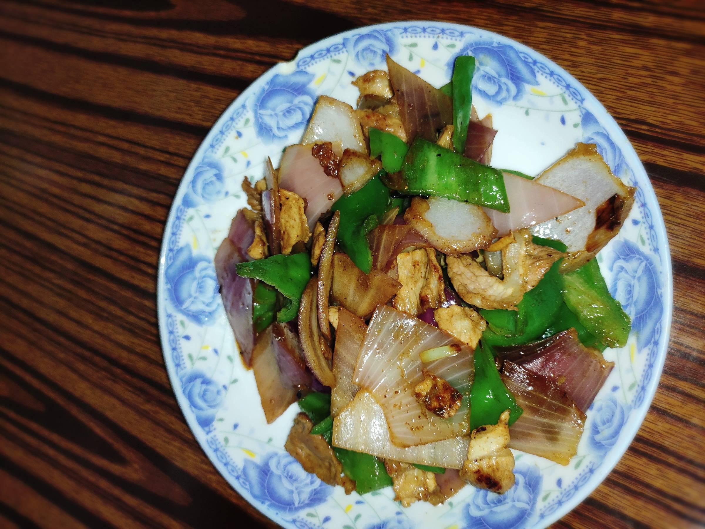 洋蔥青椒炒肉的做法-咸鮮味炒菜譜