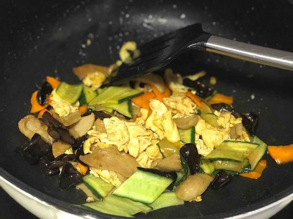 時蔬木須香腸的做法-家常味炒菜譜