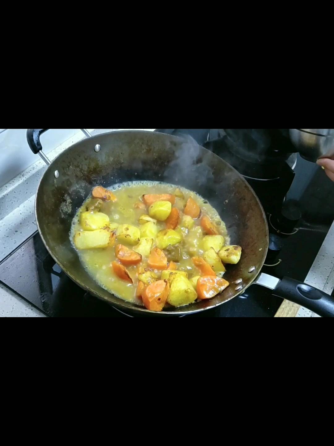 咖哩牛腩的做法-咖喱味燉菜譜-易網健康養生網 咖哩牛腩的做法-咖喱味燉菜譜