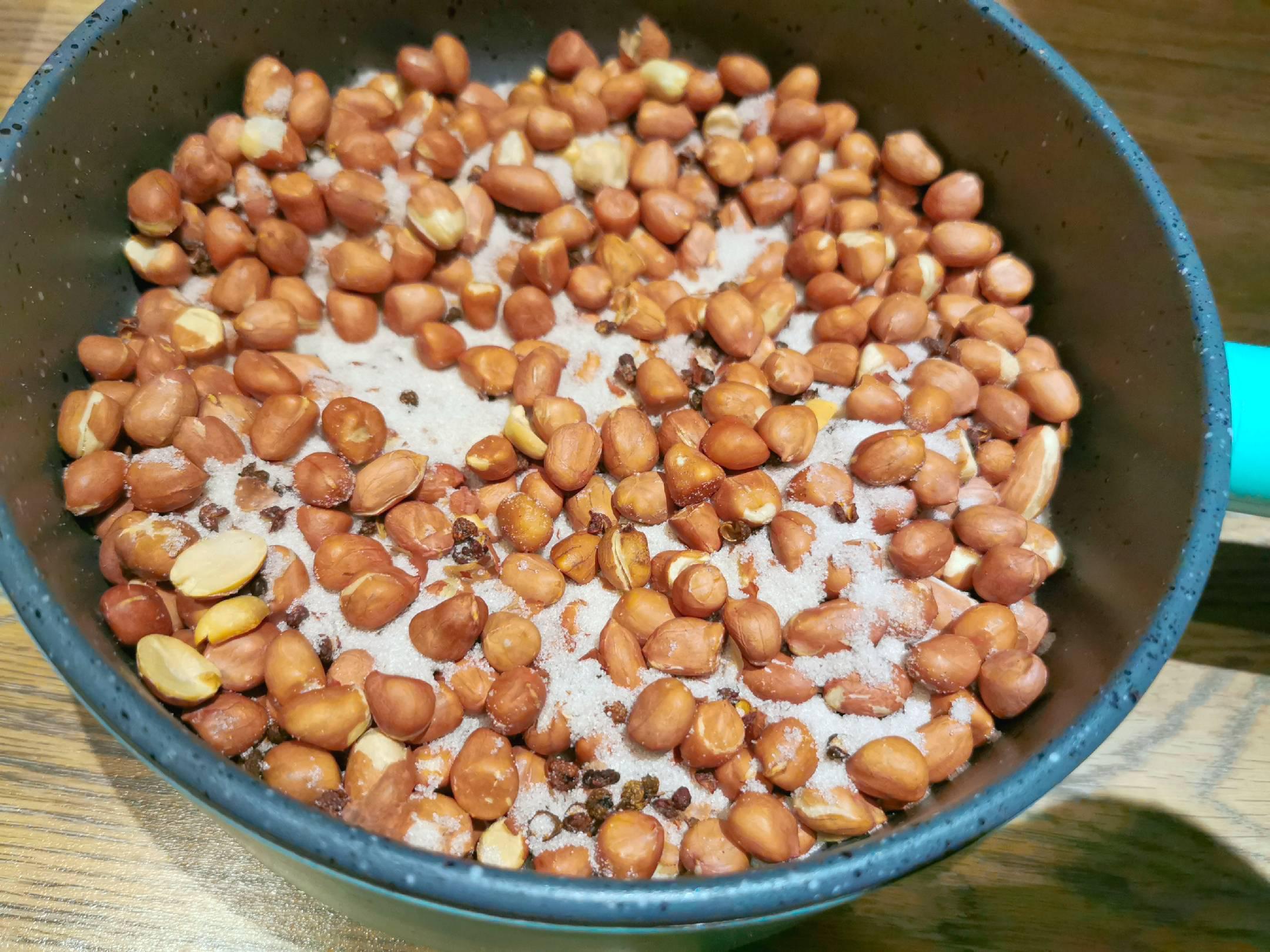 鹽爆花生米的做法-五香味炒菜譜