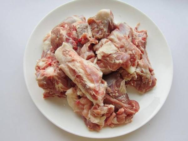 胡蘿卜燉羊腿的做法-家常味燉菜譜