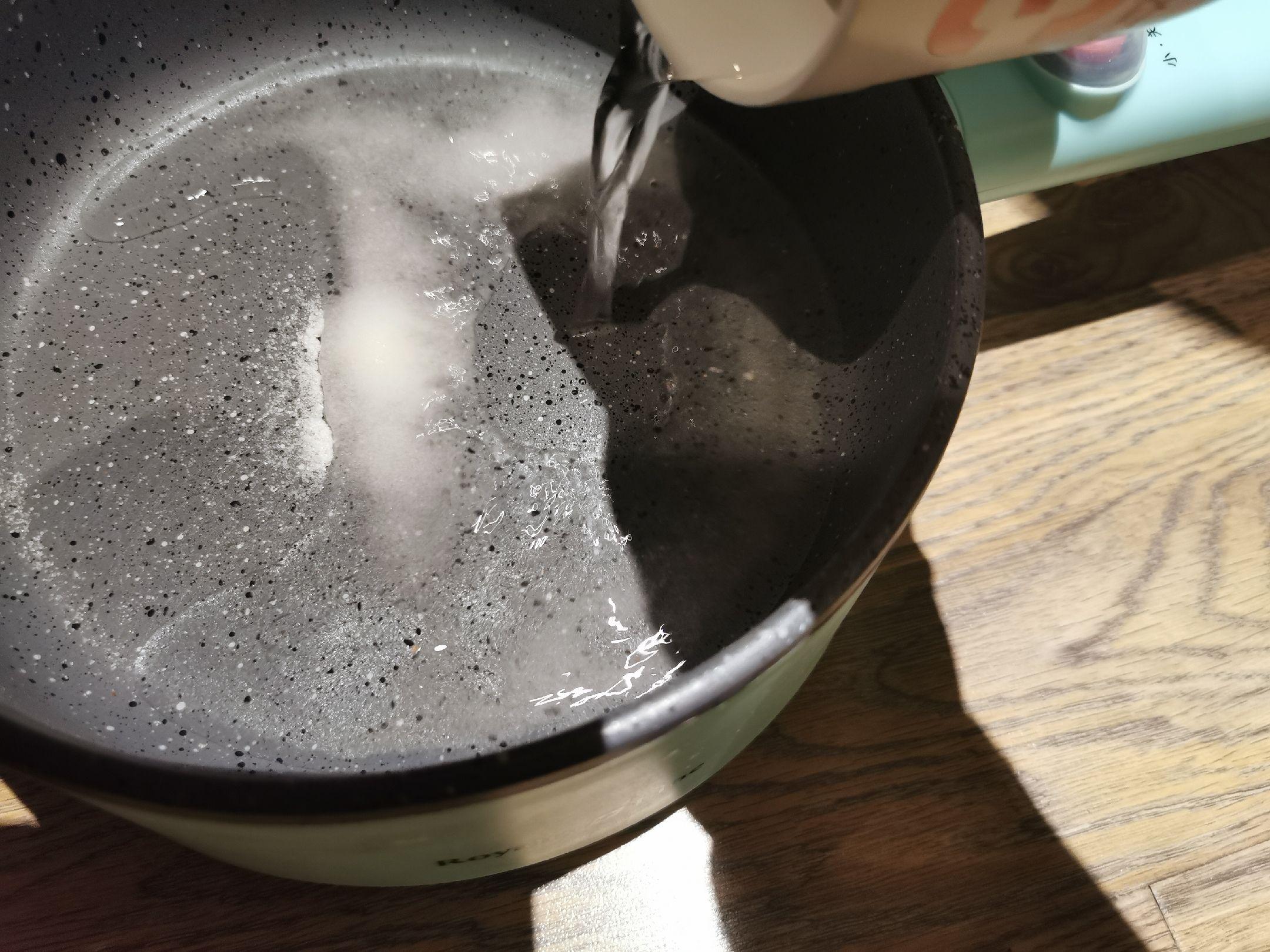 鹽爆花生米的做法-五香味炒菜譜