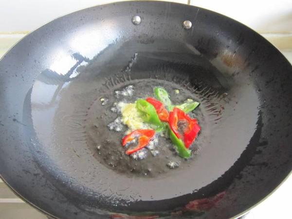 香菇炒肉皮的做法-家常味炒菜譜