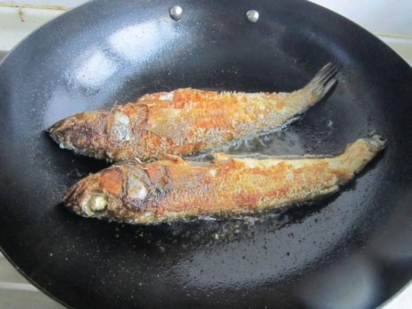 五道黑燜花卷的做法-家常味燜菜譜