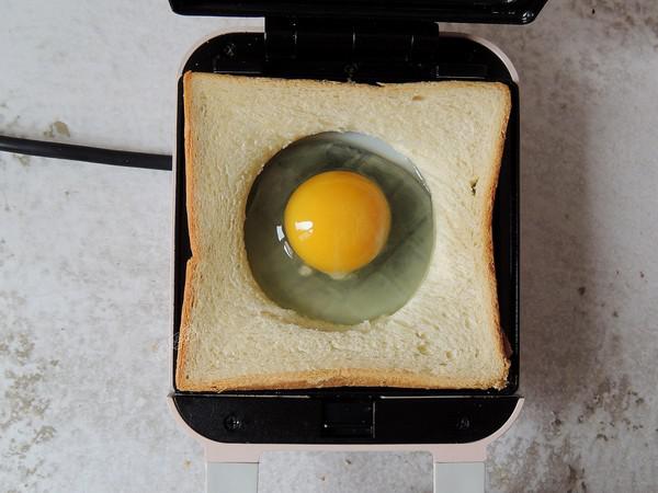 荷包蛋吐司的做法-家常味炸菜譜