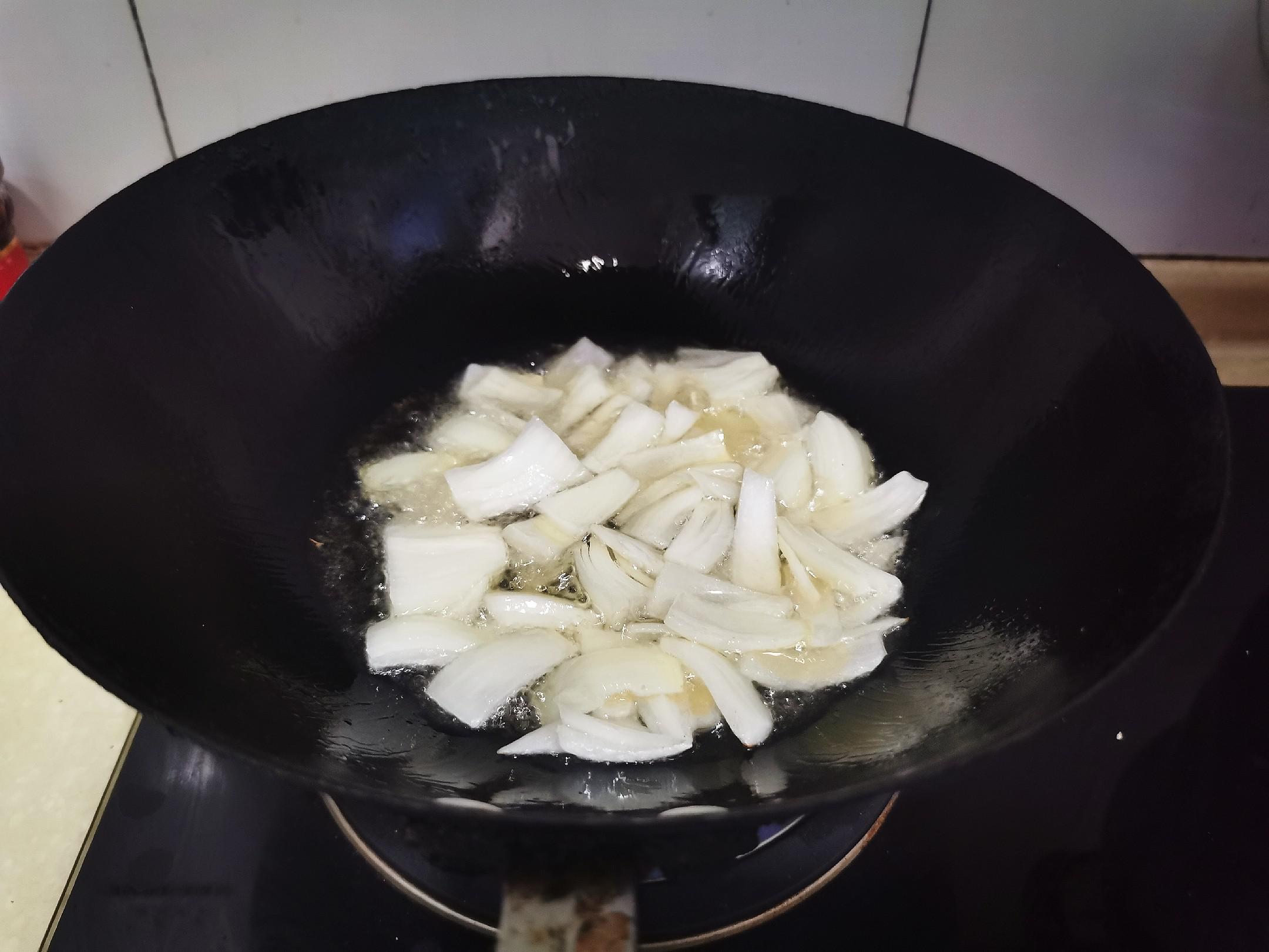 蘑菇炒西蘭花的做法-家常味炒菜譜-易網(wǎng)健康養(yǎng)生網(wǎng) 蘑菇炒西蘭花的做法-家常味炒菜譜