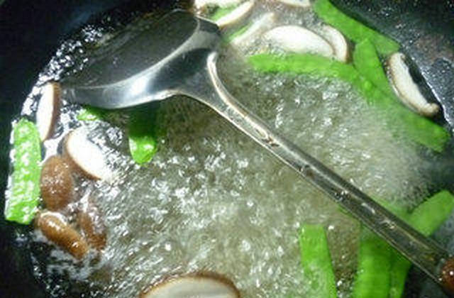 香菇荷蘭豆拌小素雞的做法-家常味拌菜譜