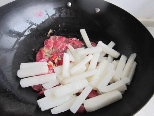 山藥炒香腸的做法-家常味炒菜譜